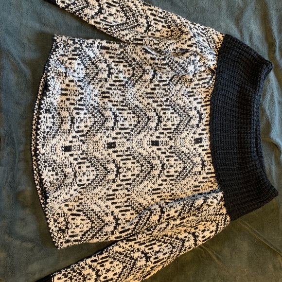Sweater - Picture 2 of 4